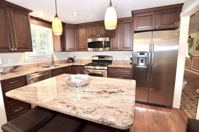 /international/us/80-pine-hill-blvd-mashpee-ma-110098429005/