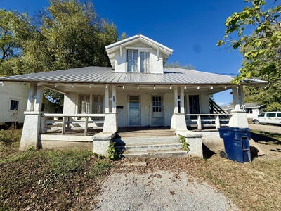 /international/us/319-n-grand-avenue-houston-mo-110120751281/