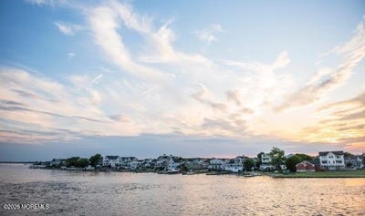 /international/us/12-front-street-sea-bright-nj-110109001524/