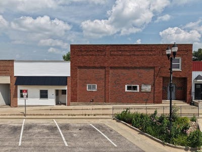 /international/us/26-main-street-newhall-ia-110101039918/?lang=it