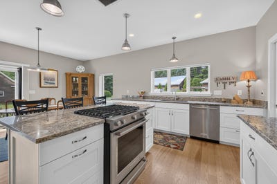 /international/us/7-pebble-lane-kennebunk-me-110109787620/