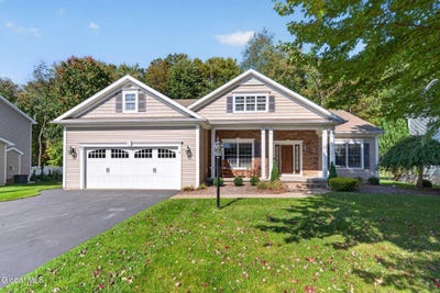 /international/us/9-kendra-drive-clifton-park-ny-110120410524/