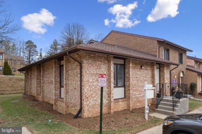 /international/us/9002-fern-park-drive-burke-va-110097239162/