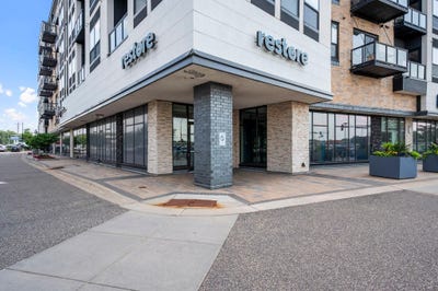 /international/us/1700-plymouth-road-minnetonka-mn-110109435704/