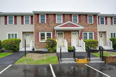 /international/us/17-fernwood-dr-leominster-ma-110102852176/
