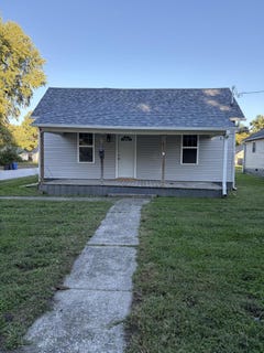 /international/us/1052-ellsworth-ave-marshall-mo-110120415393/