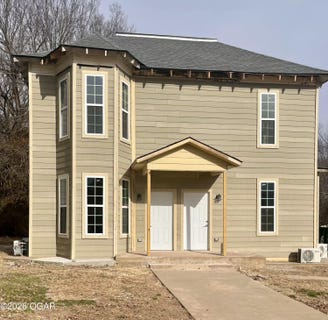 /international/us/240-e-9th-street-baxter-springs-ks-110104977193/