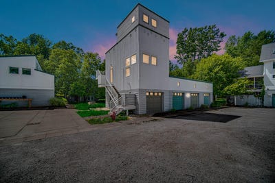 /international/us/12-tryon-farm-lane-michigan-city-in-110108794043/