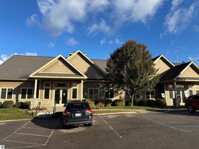 /international/us/1396-douglas-drive-traverse-city-mi-110103300570/