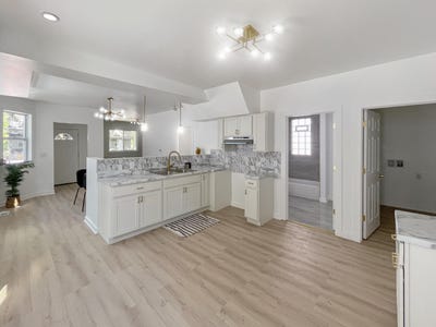 /international/us/2634-n-34th-st-milwaukee-wi-110108959683/