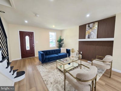/international/us/7108-clover-lane-upper-darby-pa-110119796813/