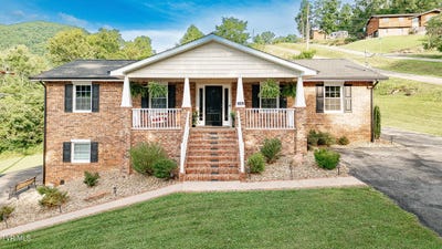 /international/us/446-harry-fry-drive-gate-city-va-110100335953/