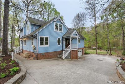 /international/us/636-beechwood-bracey-va-110107226508/