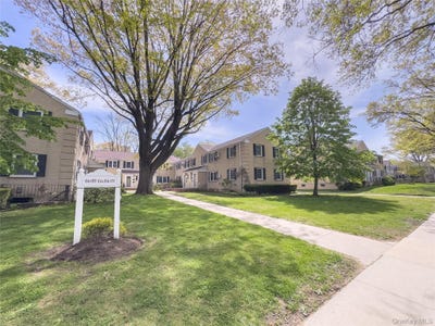 /international/us/64-09-springfield-boulevard-bayside-ny-110107693015/