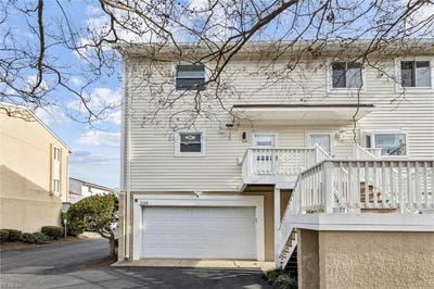 /international/us/334-n-first-street-hampton-va-110105109842/