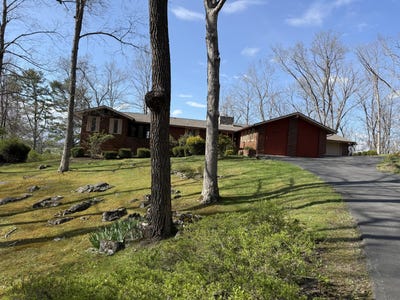 /international/us/174-upper-meadow-ln-lewisburg-wv-110107337833/