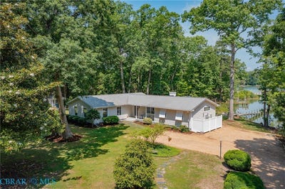 /international/us/96-larkspur-lane-weems-va-110108844341/