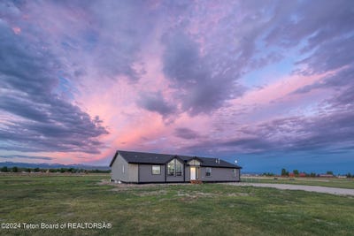 /international/us/4-eagle-lane-pinedale-wy-110107715006/