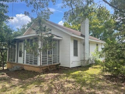 /international/us/209-april-street-dalton-ga-110106669183/
