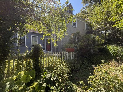 /international/us/4-mary-leal-lane-east-sandwich-ma-110110014953/