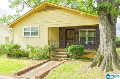 /international/us/201-61st-street-fairfield-al-110108936760/