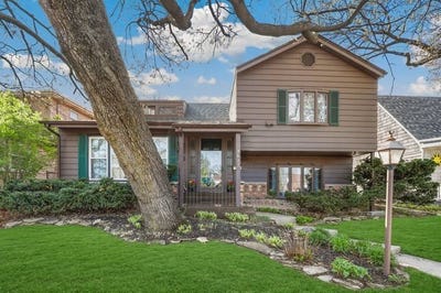/international/us/9617-e-shore-drive-oak-lawn-il-110107870474/