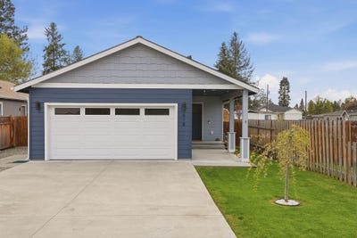 /international/us/418-e-4th-st-deer-park-wa-110107715278/