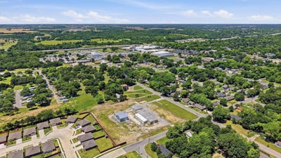 /international/us/224-e-cottage-street-sherman-tx-110107999871/