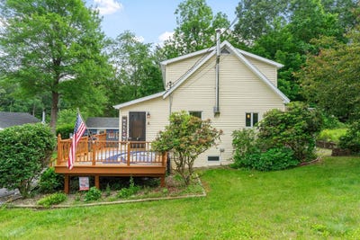 /international/us/22-whitney-drive-averill-park-ny-110100089559/