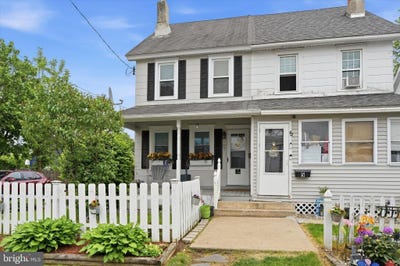 /international/us/7-e-maple-avenue-morrisville-pa-110108066121/