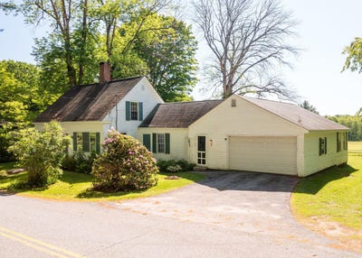 /international/us/93-country-club-road-hollis-me-110109038518/