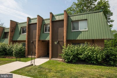 /international/us/823-meadowview-lane-mont-clare-pa-110109027901/