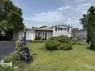 /international/us/212-valerie-court-glenview-il-110108843707/