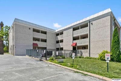 /international/us/120-s-38-avenue-omaha-ne-110108340031/
