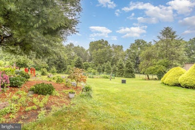/international/us/4229-roundtop-road-elizabethtown-pa-110096810910/