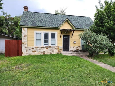 /international/us/622-e-cedar-street-seguin-tx-110101094174/?lang=en