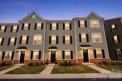 /international/us/1404-may-apple-drive-matthews-nc-110107202682/