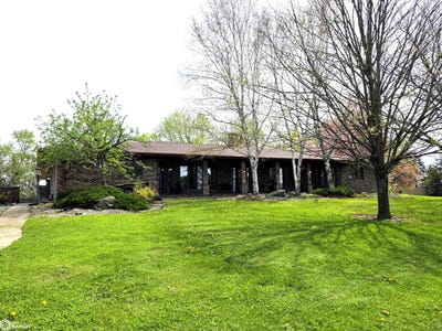 /international/us/1866-timber-avenue-charles-city-ia-110107203004/