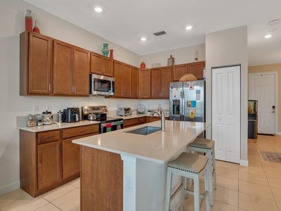 /international/us/886-s-verona-trace-drive-vero-beach-fl-110108279196/