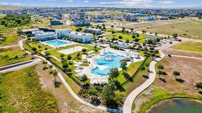 /international/us/14436-greymoore-circle-fort-worth-tx-110099869900/