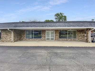 /international/us/810-front-street-mchenry-il-110100470528/