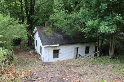 /international/us/213-railroad-avenue-appalachia-va-110101236230/?lang=zh-cn