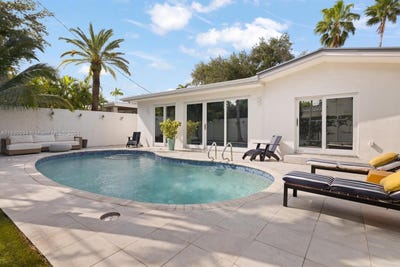 /international/us/1610-s-bayshore-dr-miami-fl-110095414296/