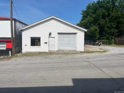 /international/us/1250-s-slater-street-batesville-ar-110100883103/