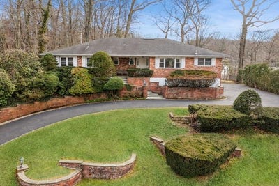 /international/us/65-finch-drive-east-hills-ny-110097987593/