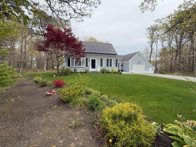 /international/us/184-whitehall-way-hyannis-ma-110108060137/