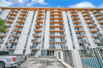 /international/us/2075-ne-164th-st-north-miami-beach-fl-110120460553/
