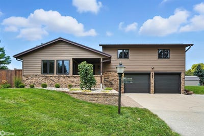 /international/us/546-westwood-drive-nevada-ia-110101144729/