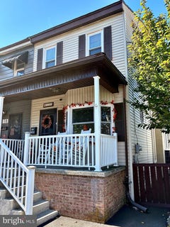 /international/us/120-n-4th-street-frackville-pa-110120458827/