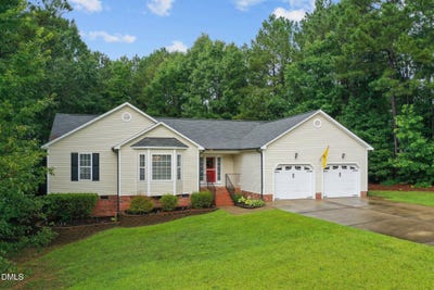 /international/us/262-clayton-pointe-drive-clayton-nc-110108399012/